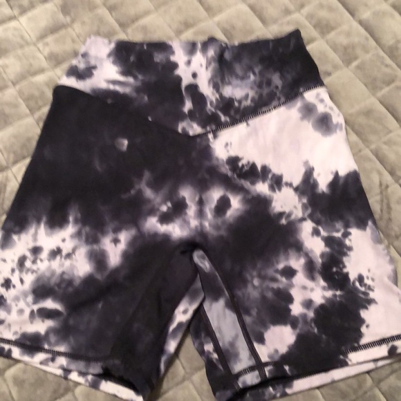Balance Athletica blue/grey tie dye volley short size small - Picture 3 of 4